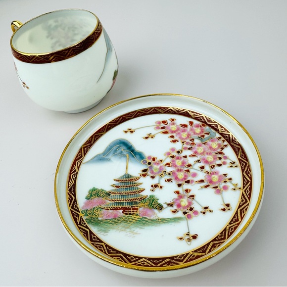 KOSHIDA Geisha Lithophane Demitasse Hand-painted Japanese Temple Teacup/Saucer - Picture 4 of 8